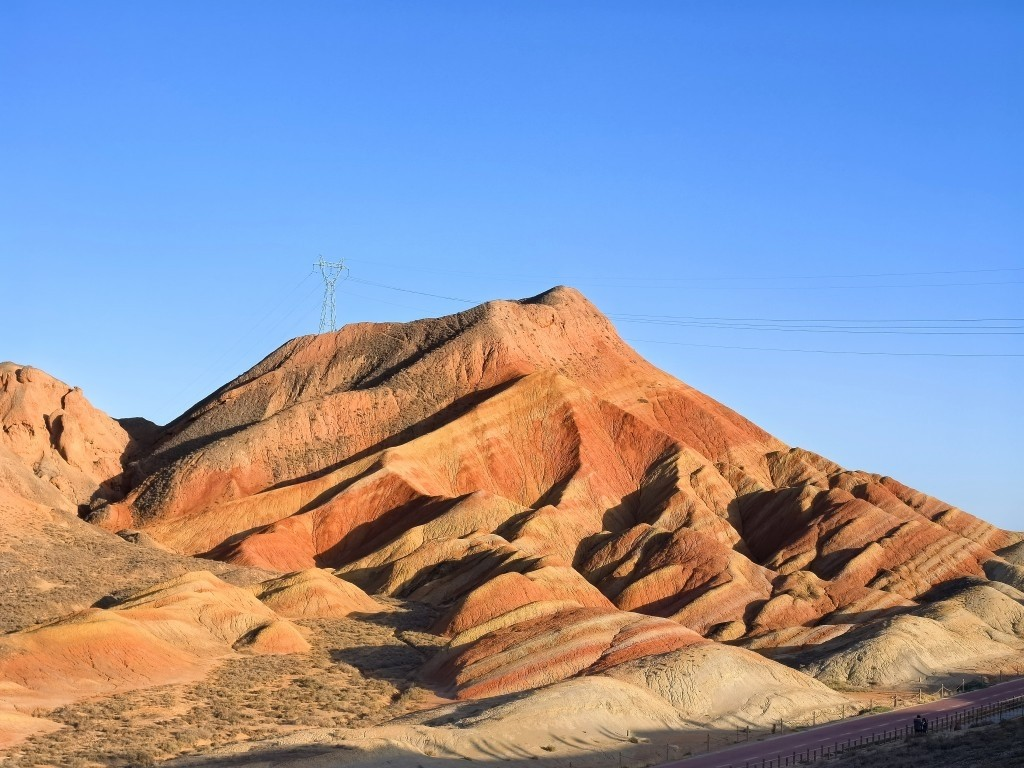 敦煌租車(chē)公司哪家好？敦煌租車(chē)公司如何選擇比較好呢？
