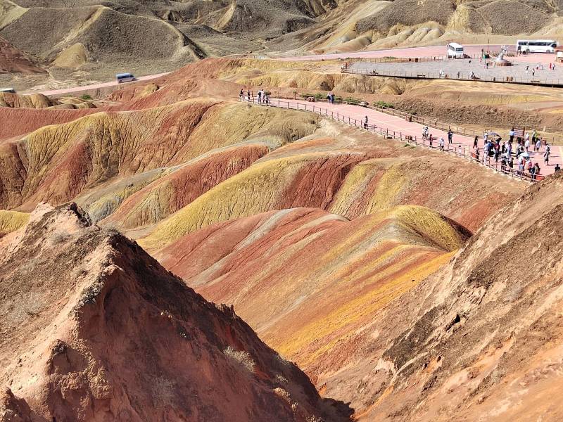 敦煌包車逐漸已成為包車主流！