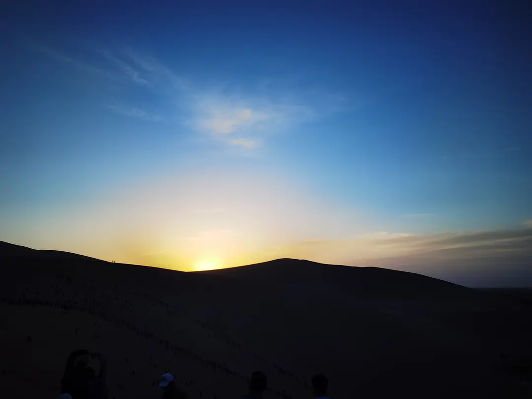 敦煌包車帶你了解租車公司的預(yù)定流程