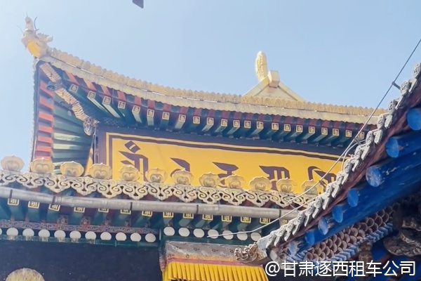 公司接待用考斯特，車(chē)內(nèi)能放行李嗎？最多幾個(gè)箱子？  